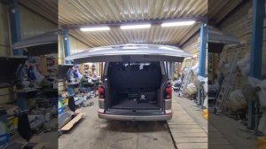 Установили электропривод задней двери на Volkswagen T6.1 2021 года