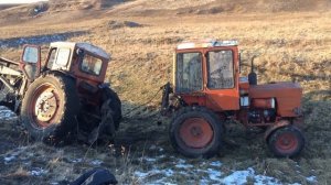 Застрял на Т-40, вытаскиваем двумя тракторами! Перевернули сороковку!