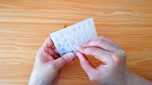 Кулон из эпоксидной смолы с добавлением пигмента и потали смотреть онлайн