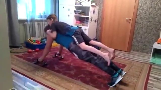 Отжимания с нагрузкой. Многовато будет ? смотреть онлайн