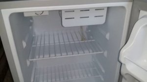 Краткий обзор Мини холодильник Бирюса м70