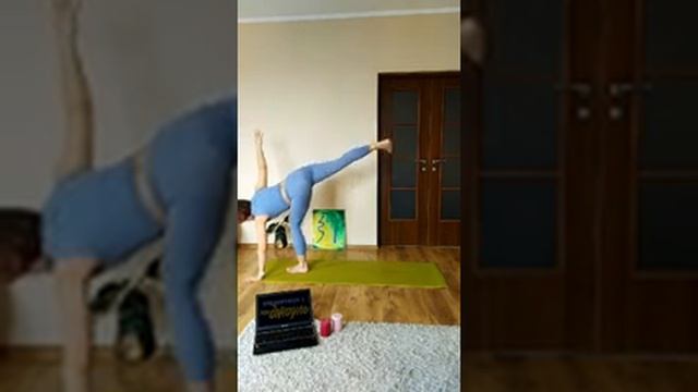 Хатха-йога с Аней Рыкун | Фитнес студия НеоДжоуль смотреть онлайн