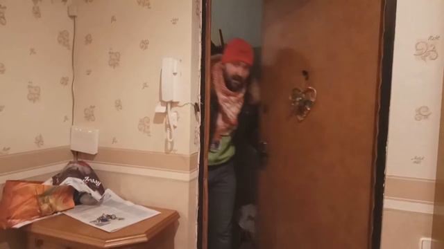 Почему Валера ходит в гости смотреть онлайн