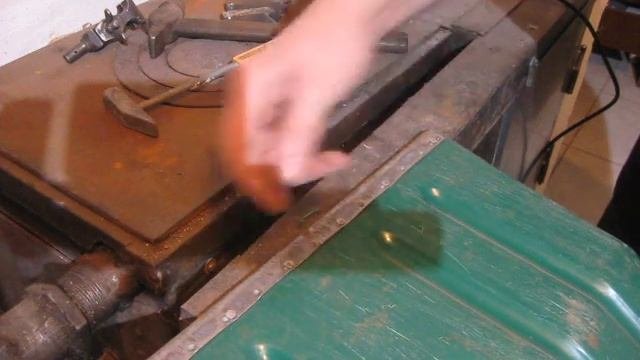РЕМОНТ И УСИЛЕНИЕ ЛОПАТЫ ДЛЯ СНЕГА ЗАКЛЕПКАМИ СВОИМИ РУКАМИ