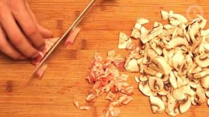 Фетучини с грибами и курицей под сливочным соусом
