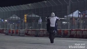 Рэд бул шоу! Мото трюки!
