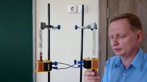 Колебания магнитов на пружинах