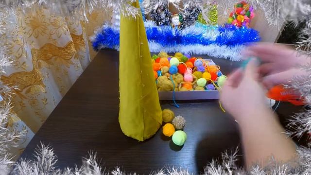 DIY Новогодняя ёлочка из клубочков ниток/ Christmas tree made from balls of thread