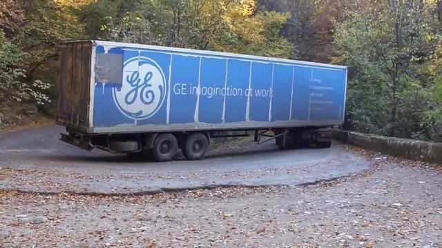 Фура на серпантине смотреть онлайн