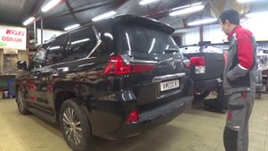 Доработки Lexus 450: комфортные сиденья BMW, доводчики, бесконтактное открытие багажника и другое.
