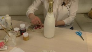 Мастер-класс Декор бутылки шампанского в технике декупаж