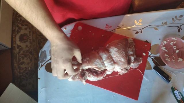 Как завязать-закрутить мясной рулет? Очень просто!) смотреть онлайн