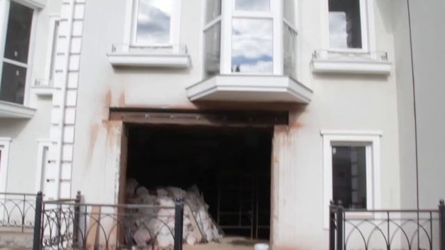 Стало светло и просторно! Проем в кирпичной стене коттеджа смотреть онлайн