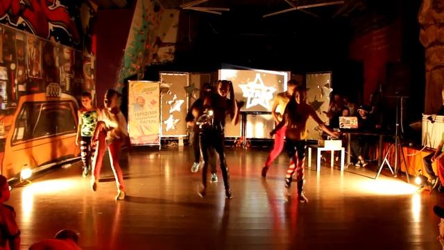 Хаус. Старшая группа Хип-хоп лиги. Тренер Эльмира Баймухаметова. (10.07.2015) смотреть онлайн