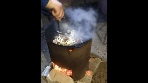 Заяц с картошечкой приготовленный в казане на  мангале.