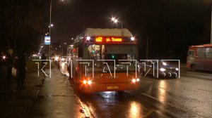13-летнюю девочку, несмотря на законодательный запрет, кондуктор выгнала из автобуса