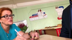 ПРОНИКЛИ В ШКОЛУ ПОД ВИДОМ ШКОЛЬНИКОВ