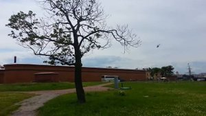 Взлёт/посадка вертолёта МИ-8 с площадки у стен Петропавловской крепости