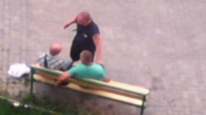 Орут на всю улицу