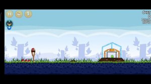 ред играет в Энгри Берд