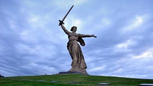 «Родина» (музыка С. Туликова, слова Ю. Полухина) - солист Белек Абасов