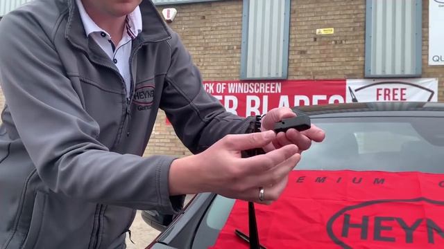How To Remove Old Wiper Blades And Fit New HEYNER Hybrid Wipers On Mercedes A Class 2015 - Onwards смотреть онлайн