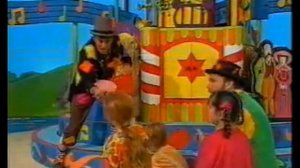 Playdays-Playbus-Roundabout Stop- Baa Baa Black Sheep (part 2)