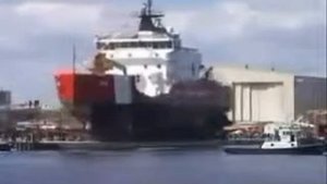 Как спускают на воду большие корабли