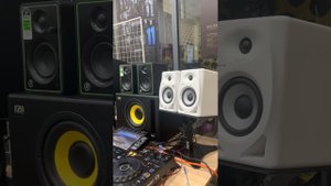 Loa pioneer dm 40d + sub krk s8.4
