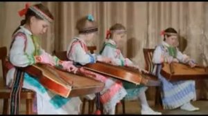 Мелодия «Веснянка», исполненная на марийских гуслях