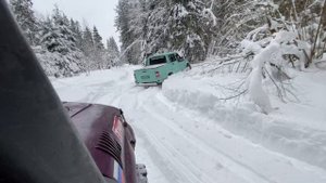 Лапландер и УАЗы. На что способна MТ резина в глубоком снегу.