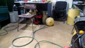 ВЗРЫВ ДИЭЛЕКТРИЧЕСКОЙ ПЕРЧАТКИ .