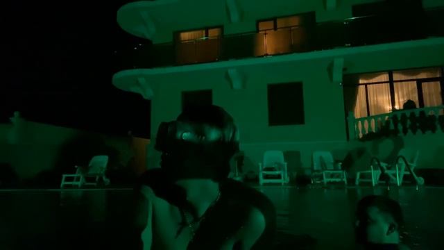 Вова, Андрей, Слава купаются в бассейне | В Сочи | Нарезка со стрима: vatarisgame смотреть онлайн