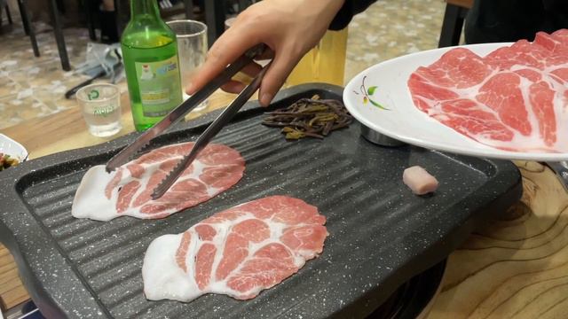 정육왕이 인정한 현 시점 부산 대표 고기집, 신규 2호점은 뭐가 다를까? 뛰어갔다왔습니다