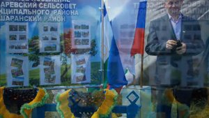 Шатлыкта үтсен синең, буген туган көнең.
