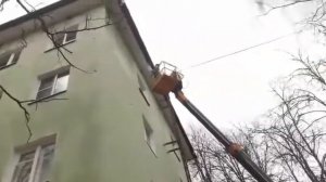 Безвоздушная покраска фасада дома краскопультом высокого давления Yokiji 120