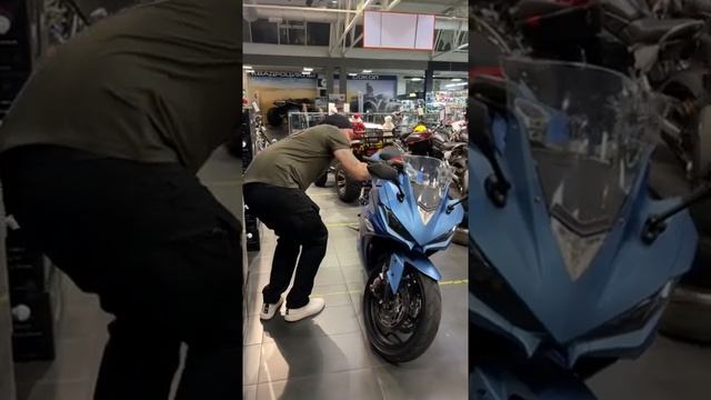 Заправила бензином электромотоцикл #бензин #мото #электро #заправка смотреть онлайн