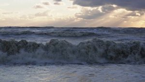 Шторм на Черном море взгляд с берега 27.11.2023