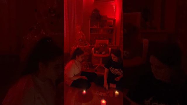 Вы вызвали духа и он пришел,это было ужасно,видим такое в первый раз