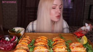 MUKBANG | Домашние мини-тако с говядиной, курицей | Mini-tacos with beef, chicken не ASMR