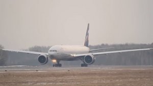 Взлёт Aeroflot Boeing 777-300ER VP-BGB в Емельяново