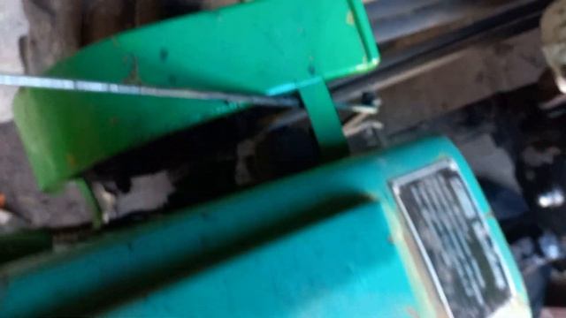 ПІДКЛАВ РЕГУЛЮЮЧУ ПРОКЛАД ПІД ПАЛИВНИЙ НАСОС МОТОБЛОКА ЗУБР смотреть онлайн