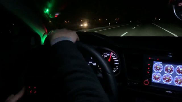 KIRMIZI LEON 1.4TSİ STAGE2 vs  LEON 1.6TDİ STAGE3 eğim yukarı смотреть онлайн