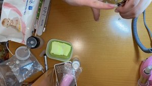 Маникюр самой себе в 14лет. Делаю маникюр самой себе.#рекомендации #маникюр