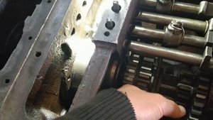 СОБРАЛ КОРОБКУ НА ЮМЗ-6 ПЕРВЫЙ РАЗ В СВОЕЙ ЖИЗНИ))) РЕМОНТ КПП ЮМЗ-6!!!