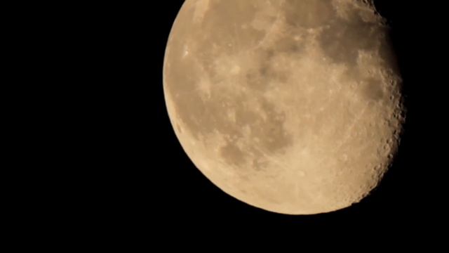 Луна (крупный план) смотреть онлайн