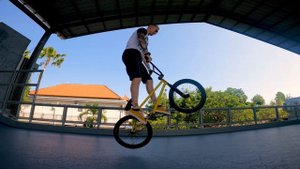 Как сделать БАНИ-ХОП на велосипеде (How to BUNNY HOP BMX)