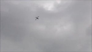 Беспилотник (БПЛА) md4-200 полет в помещении и под дождем
