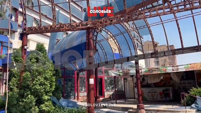 Последствия обстрела центра Донецка