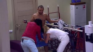 Дом-2: Девчонки хотят сдёрнуть полотенце с Фролова